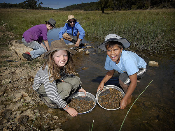 Family, Gem Fossicking, NSW Australia