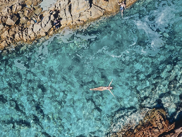 Girls swimming, The Aquarium, Western Australia