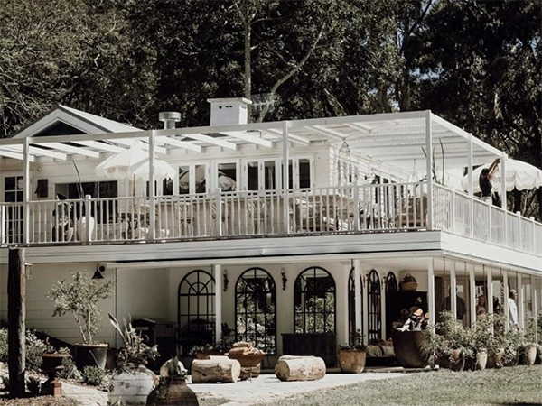 White house at Bella's