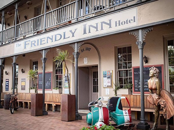 Exterior of The Friendly Inn in Kangaroo Valley