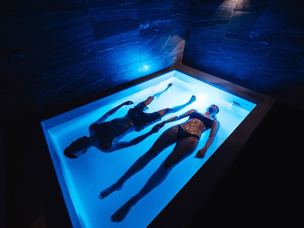 a couple float massage at City Cave Noosa