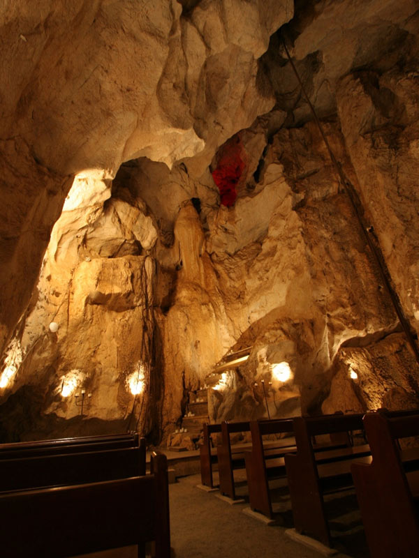 Capricorn Caves Cathedral. (Image: Tourism and Events Queensland)