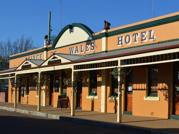 the facade of the Prince of Wales Hotel, Mudgee