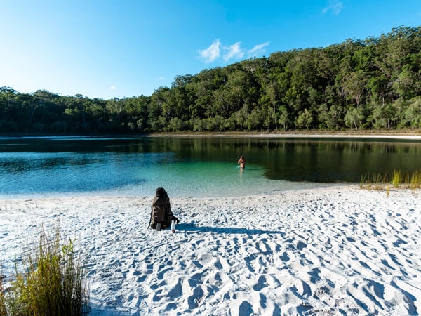 Person bathing at Basin Lake (Image: Tourism and Events Queensland)
