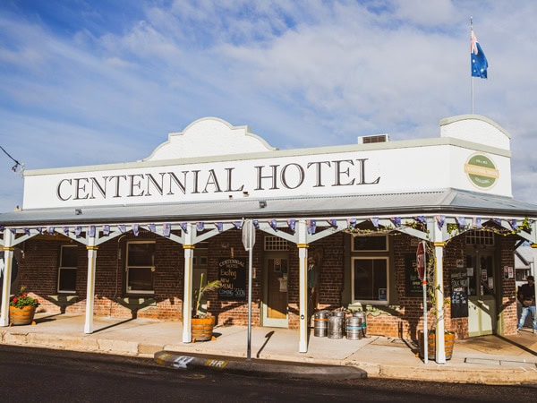 the pub exterior of Centennial Hotel, Mudgee