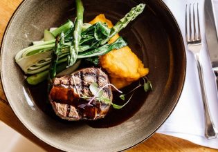 Meals at Altitude Restaurant Cradle Mountain Hotel