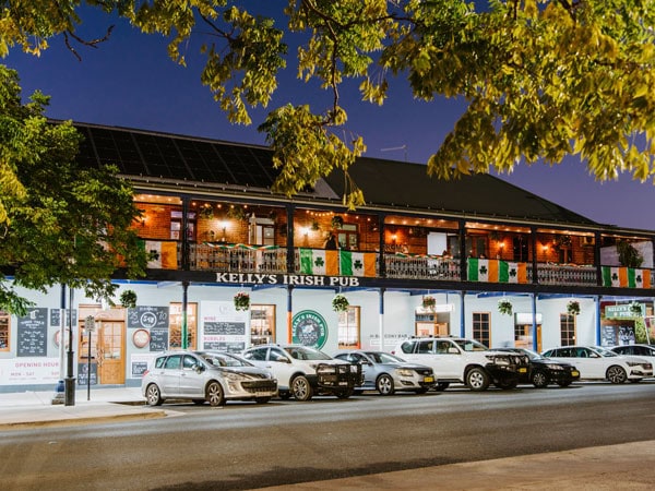 the exterior of Kelly’s Irish Pub in Mudgee