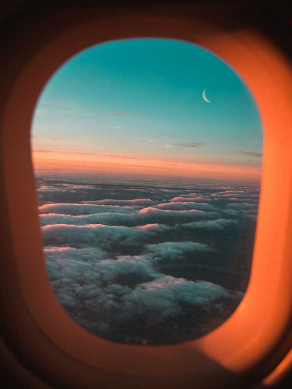 Θέα από το παράθυρο του αεροπλάνου