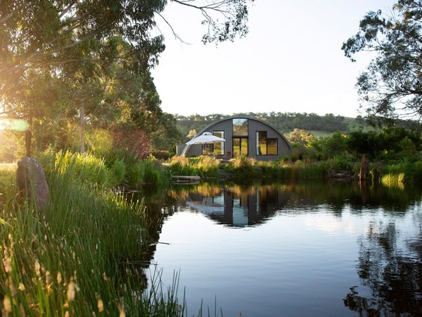 the Nissen Hut at Glenlowren on a small lake