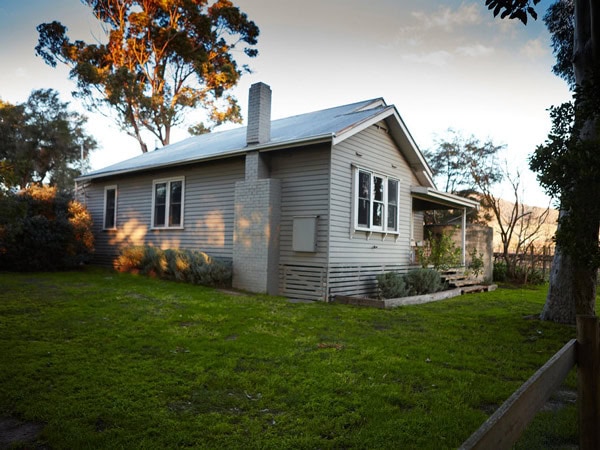 the exterior of Yarrawalla Vineyard Cottage