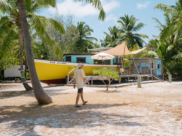 The Big Barge & Sula Sula Servery