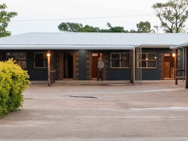 Stay at the Staging Post Longreach