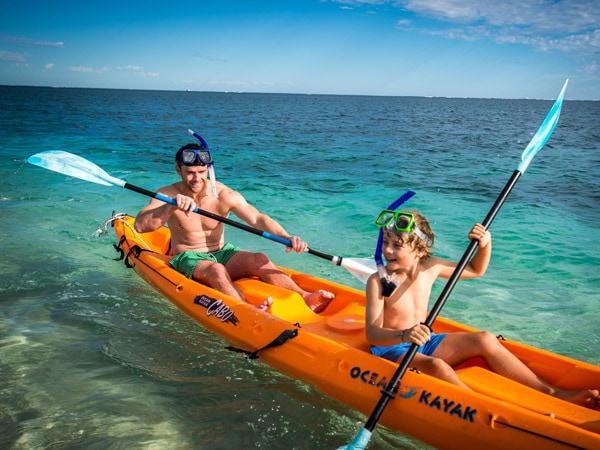 kayaking along Coral Bay