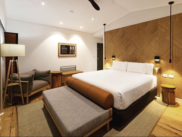 a well-appointed room at Mercure Darwin Airport Resort