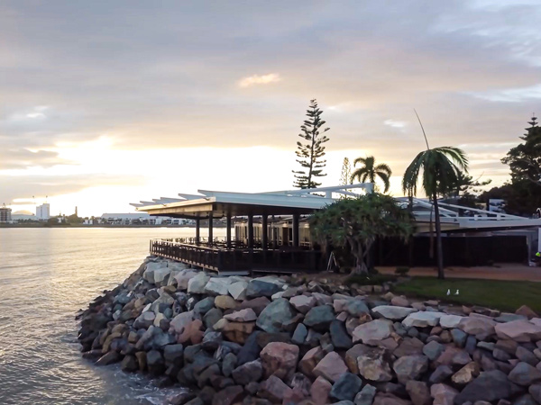 the CBAR restaurant, Townsville with sea views
