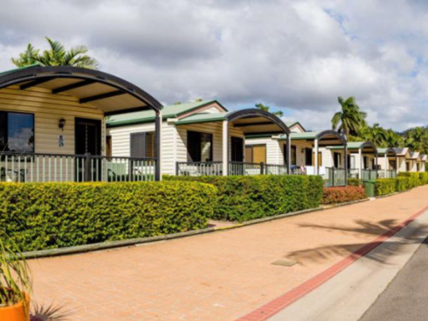 kabin studio standar dibangun berdampingan di Discovery Parks Townsville