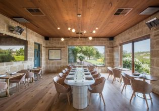 Beautifully set tables at Maxwell Wines in McLaren Vale.