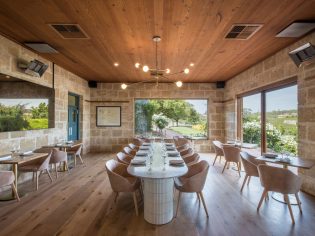 Beautifully set tables at Maxwell Wines in McLaren Vale.