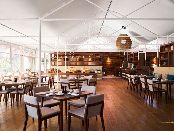 Mangata Bistro Indoor Bar di Uluru