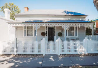 the exterior of Hargreaves Cottage, Bendigo