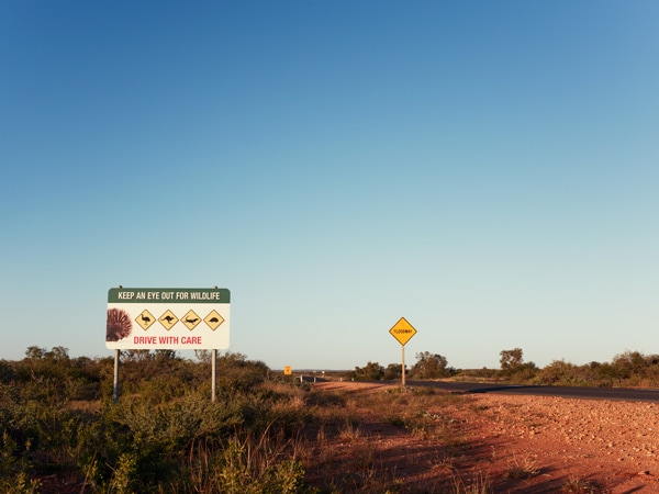 rambu jalan gurun di pedalaman Australia Selatan