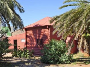 the exterior of Broken Hill Mosque