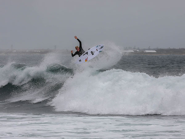 Junior world champion Jarvis Earle surfing off Cronulla. 
