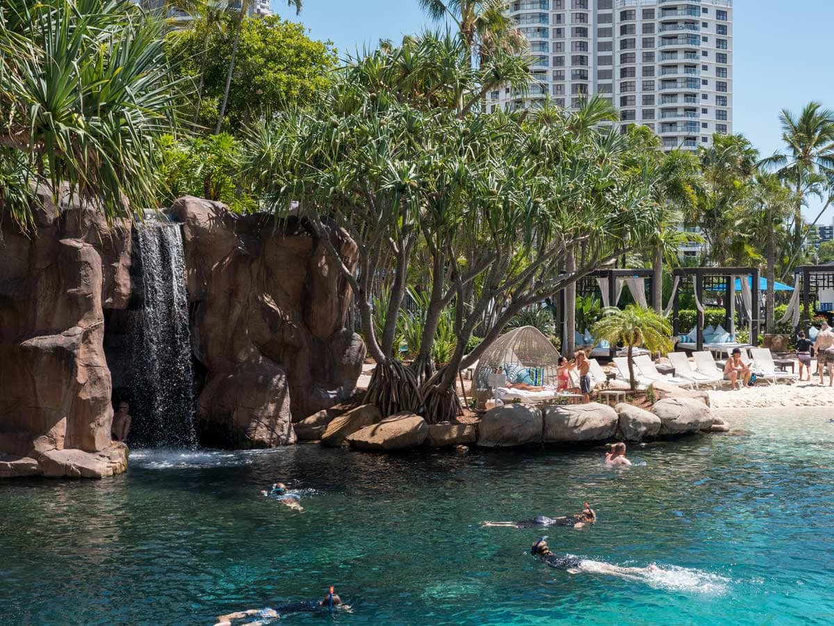 Top Gold Coast Theme Parks - Zenith  Beachfront accommodation in the heart  of Surfers Paradise!