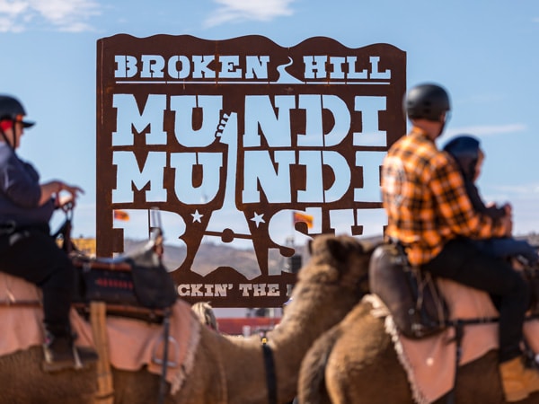 Mundi Mundi Bash Camels