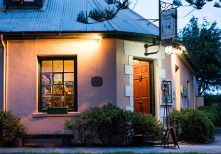 rustic exterior of Merrijig Inn