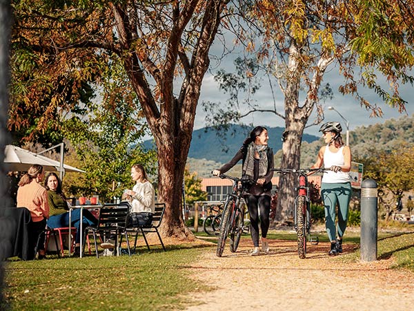 Mount Beauty cafes