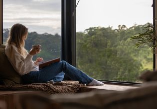 Round Hill Retreat, Mapleton