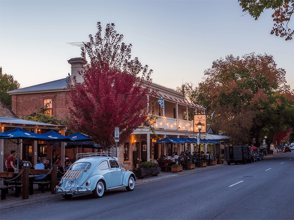 The exterior of Hanhdorf Inn