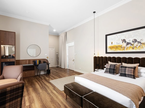 a spacious bedroom at Mount Gambier Hotel