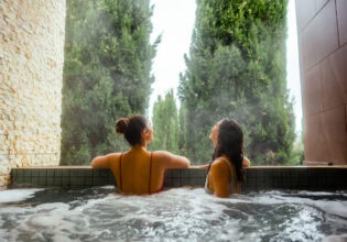 Women in the hot springs at The Mineral Spa within Peppers in Daylesford and Hepburn Springs