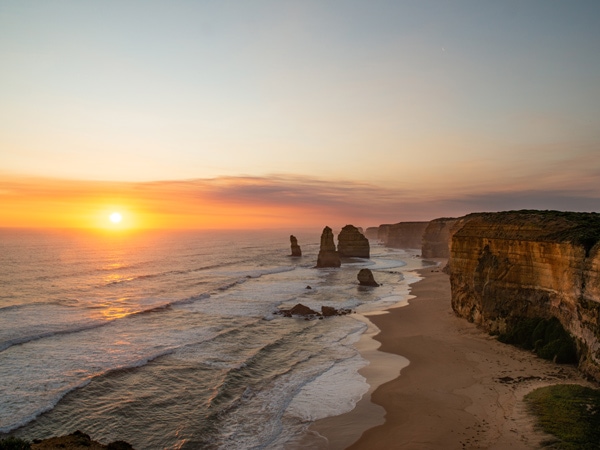 the Twelve Apostles at sunset, Great Ocean Road, Vic, instagrammable place in Australia