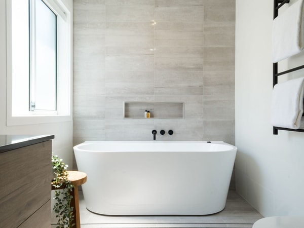 the bathtub at Beach Retreat, Merewether Beach