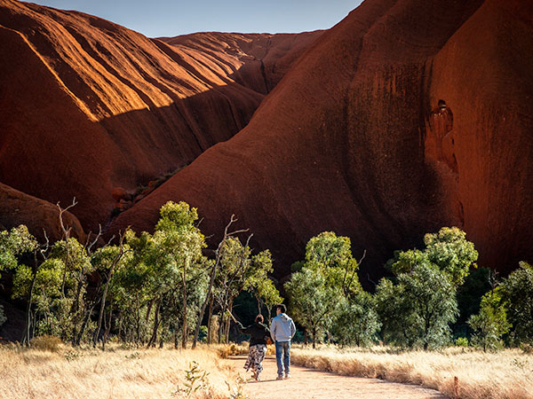 maruku arts uluru walk