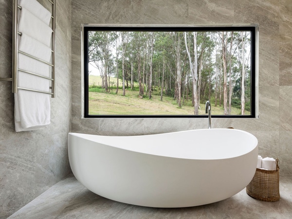 a private tub with scenic views at Cedars Mt View