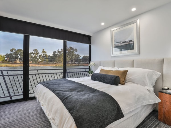 the bedroom onboard Riverdream Boatel, Mannum, SA