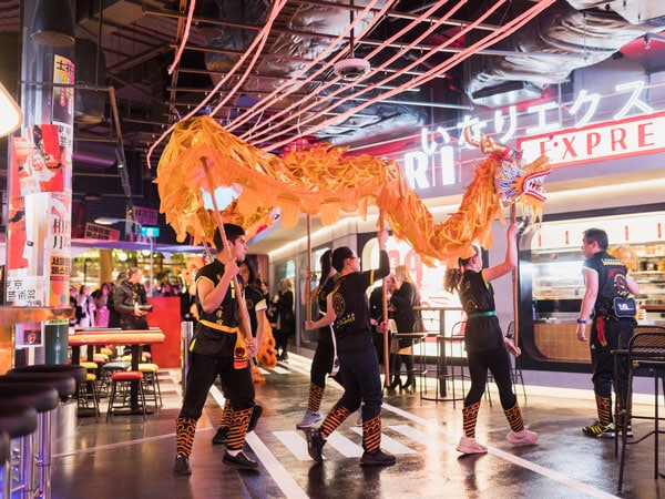 dragon dance performance at Tiger Lane