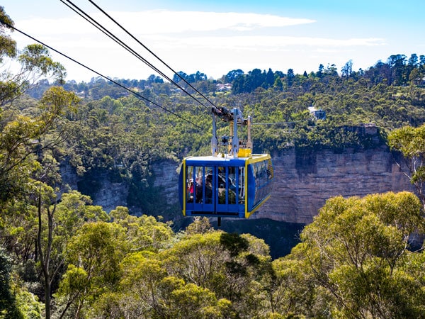 the Scenic Skyway cabin passing over the Jamison Valley