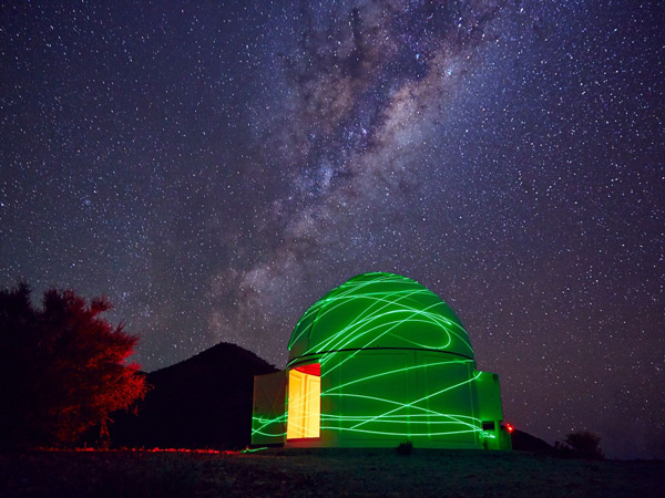 the Arkaroola Astronomical Observatory under the starry night sky