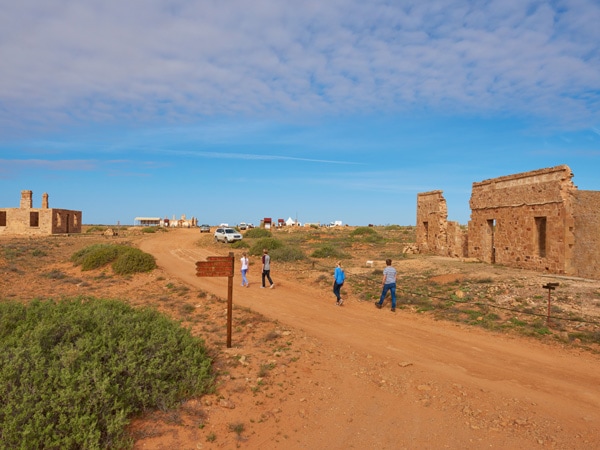 walking along the Farina ghost town, Flinders Ranges 