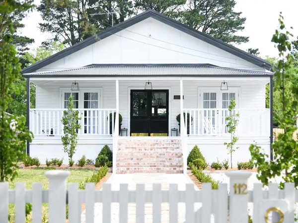 the exterior of Orchard Cottage, Leura