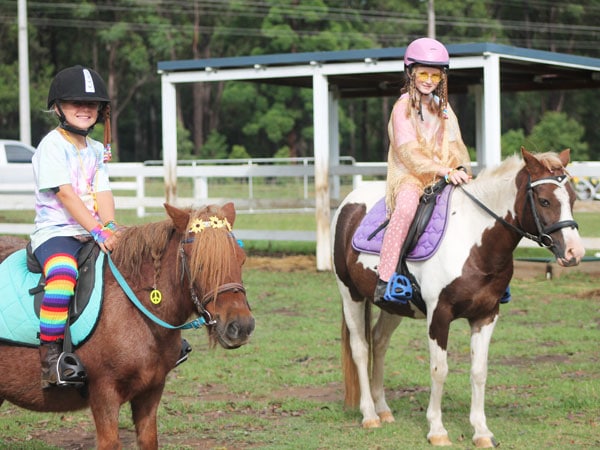 Kids at Abbotsford Horse riding School in Coffs Coast