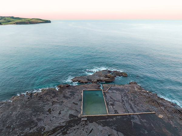 kiama ocean pools at sunrise