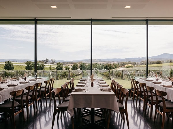 Oakridge restaurant dining room