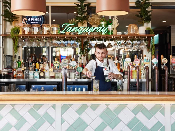 the bar at Toormina Hotel