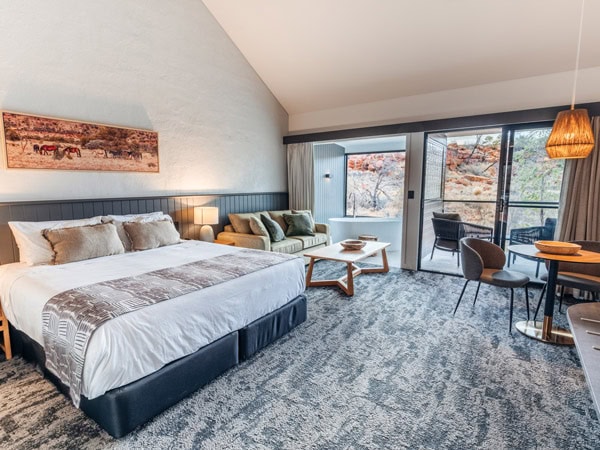 Inside the Deluxe Suite at Discovery Parks - Kings Canyon Resort